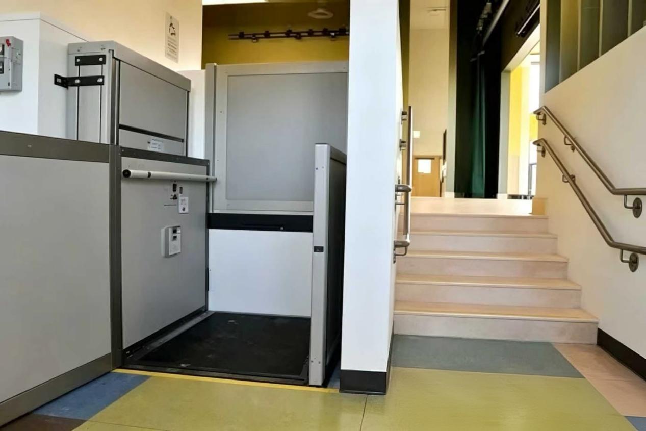 low cost vertical wheelchair lift.jpeg